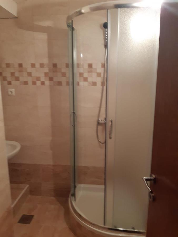 Apartmani I Sobe Grga Starigrad Paklenica Buitenkant foto