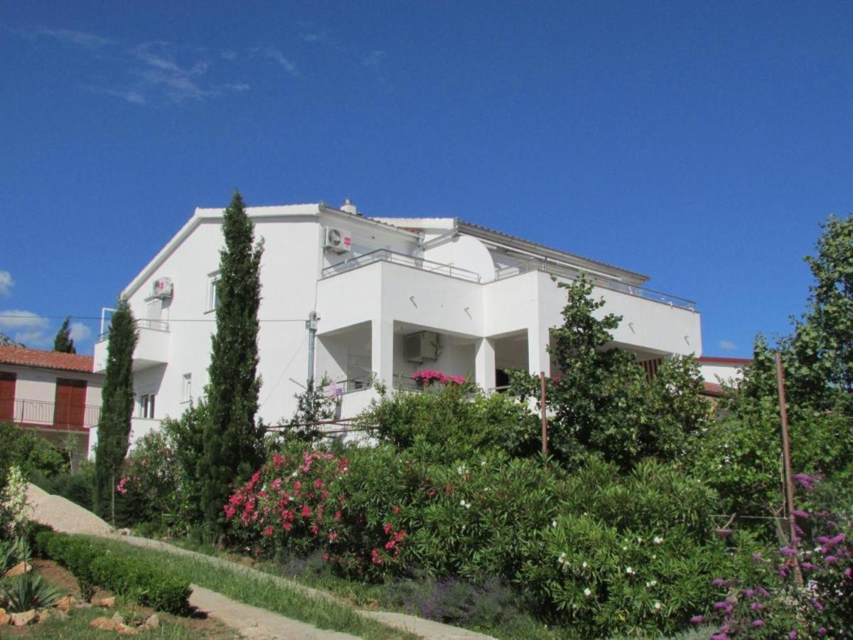 Apartmani I Sobe Grga Starigrad Paklenica Buitenkant foto