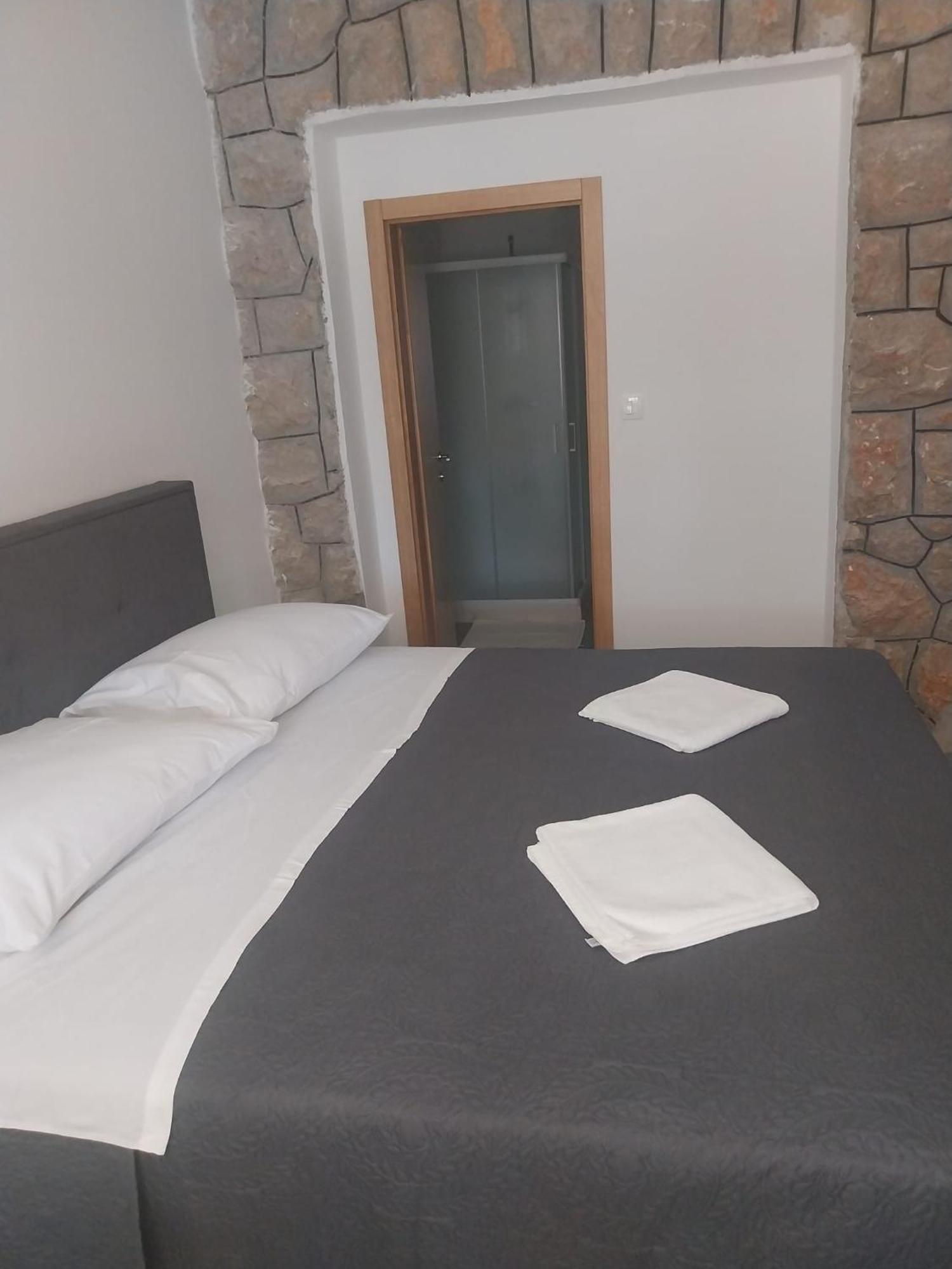 Apartmani I Sobe Grga Starigrad Paklenica Buitenkant foto