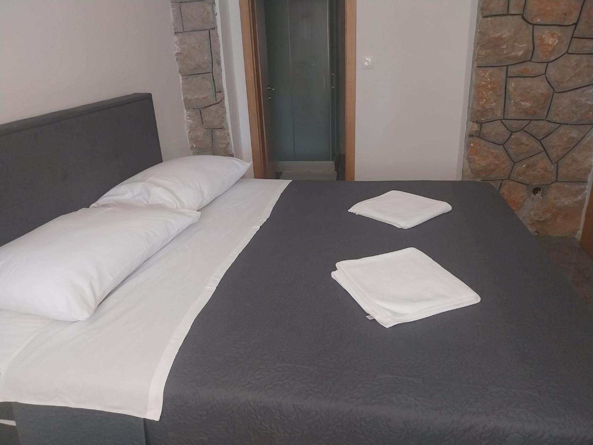 Apartmani I Sobe Grga Starigrad Paklenica Buitenkant foto