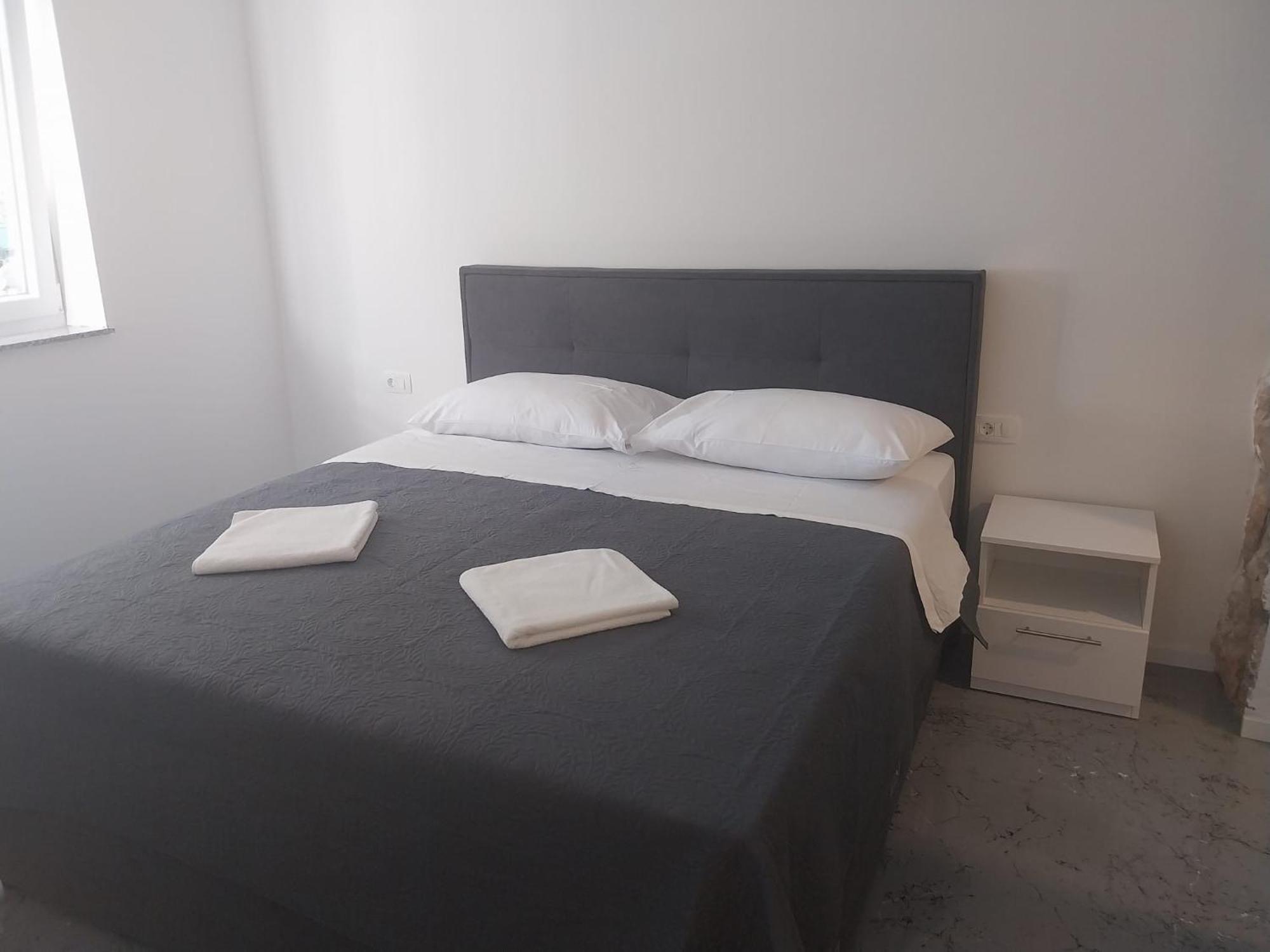 Apartmani I Sobe Grga Starigrad Paklenica Buitenkant foto
