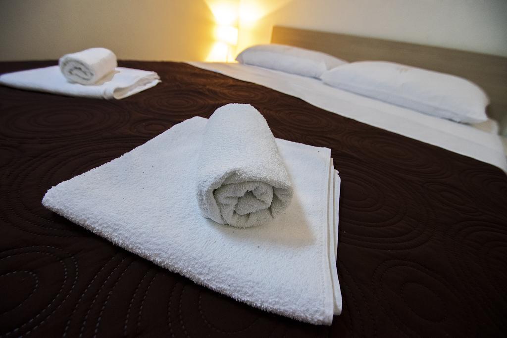 Apartmani I Sobe Grga Starigrad Paklenica Buitenkant foto