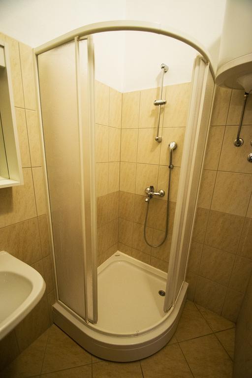 Apartmani I Sobe Grga Starigrad Paklenica Buitenkant foto
