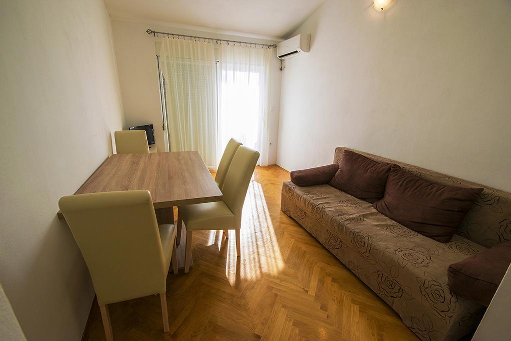 Apartmani I Sobe Grga Starigrad Paklenica Buitenkant foto