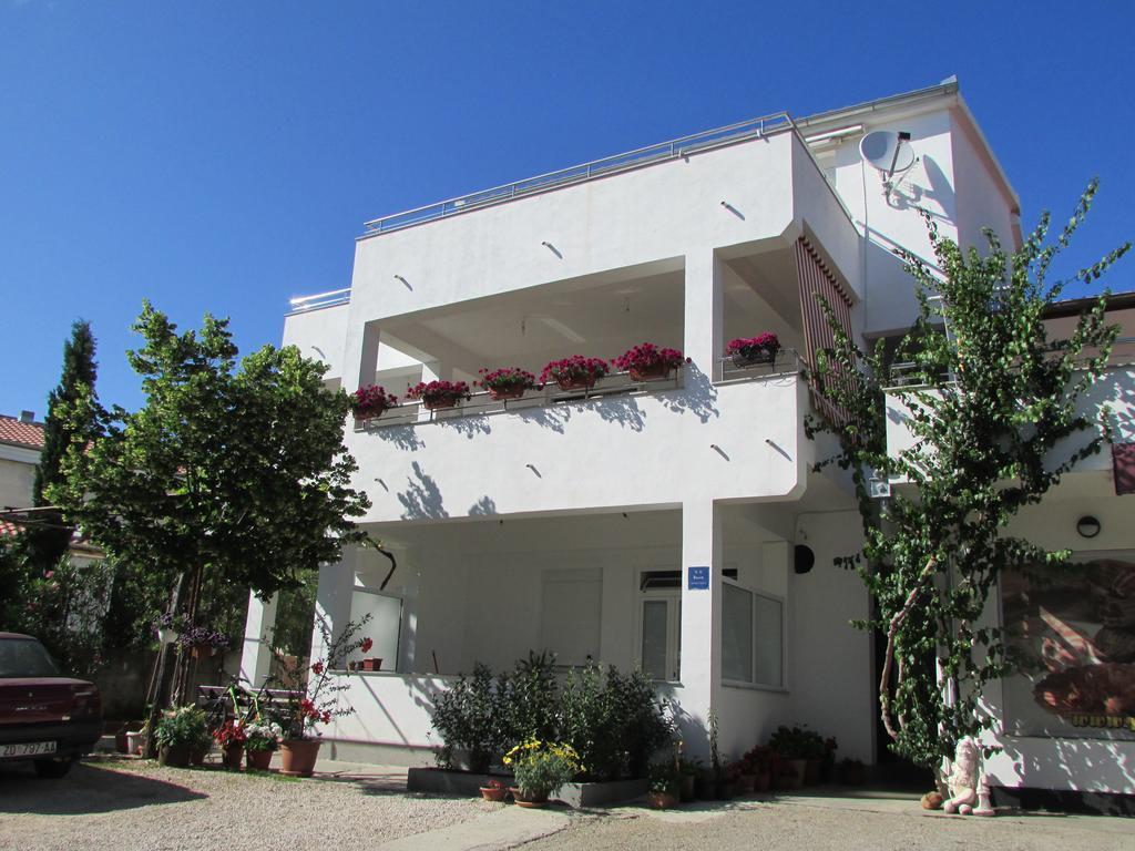Apartmani I Sobe Grga Starigrad Paklenica Buitenkant foto