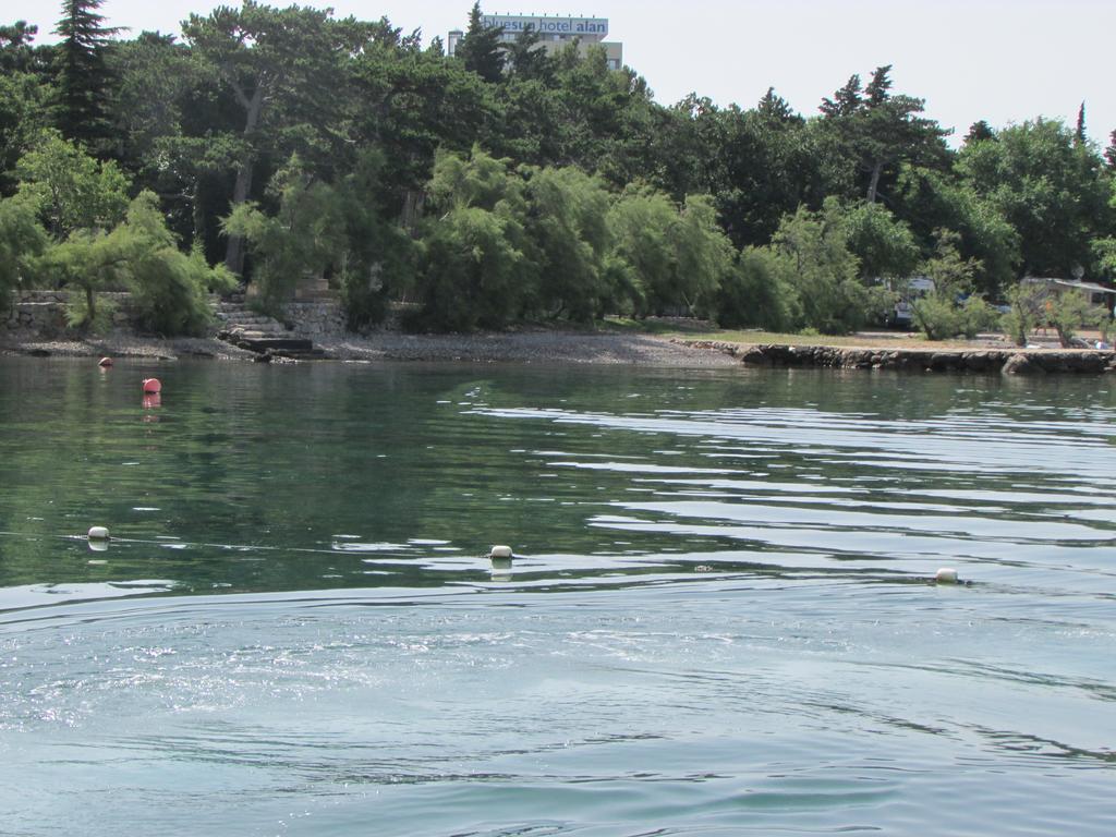 Apartmani I Sobe Grga Starigrad Paklenica Buitenkant foto