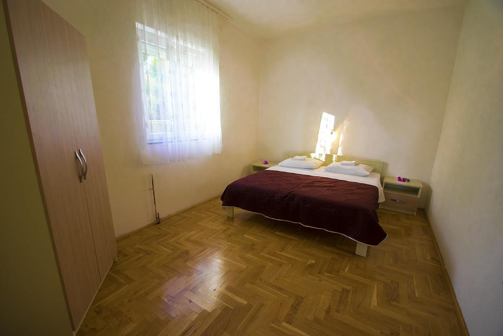 Apartmani I Sobe Grga Starigrad Paklenica Buitenkant foto