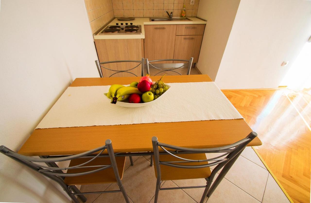 Apartmani I Sobe Grga Starigrad Paklenica Buitenkant foto
